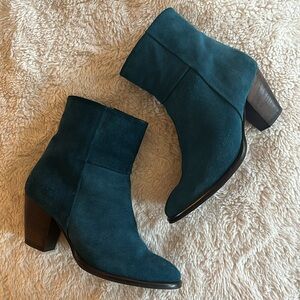 Woolrich suede booties 🌼✨